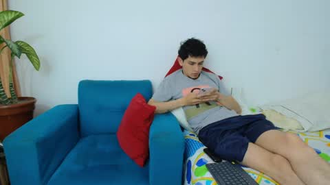 Snapshot of fallgays chatting on 14, 5, 2026 FallGays online show from 14, 5, 2026