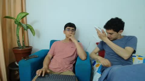 Snapshot of fallgays chatting on 19, 5, 2026 FallGays online show from 19, 5, 2026