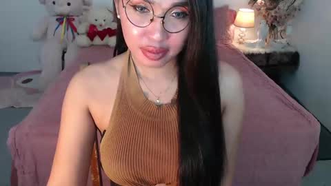 Layla online show from 8, 1, 2025