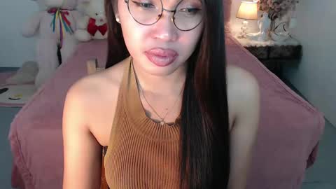Layla online show from 3, 2, 2025