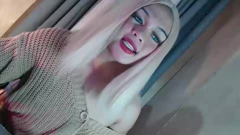 DANIELLA - DONT FORGET TO GIVE ME A THUMBSU UP online show from 25, 2, 2026