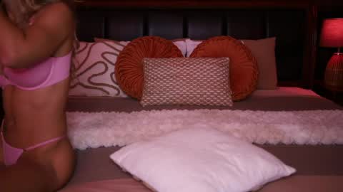 Snapshot of fantasystudiox chatting on 18, 4, 2026 Carmina online show from 18, 4, 2026