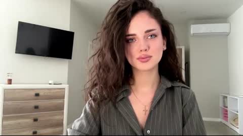 Mia online show from 27, 6, 2026