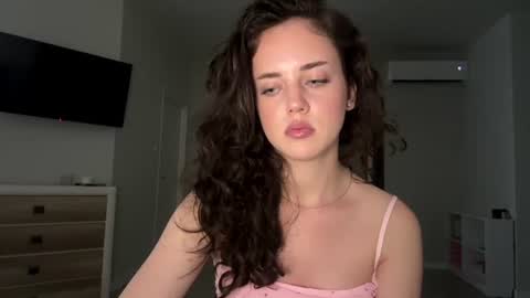 Mia online show from 7, 7, 2026