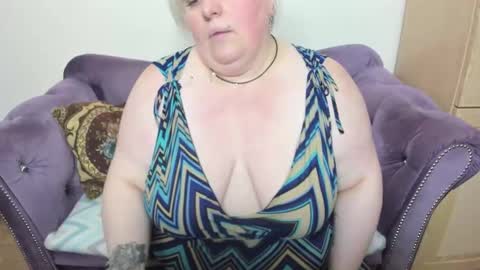 fashiona online show from 8, 10, 2025