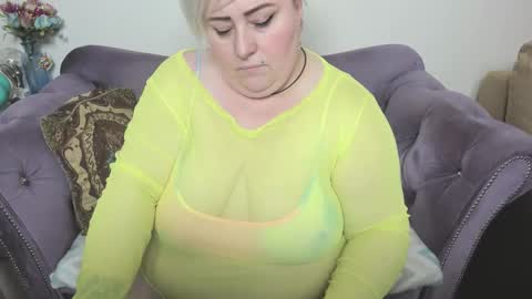 fashiona online show from 18, 12, 2025