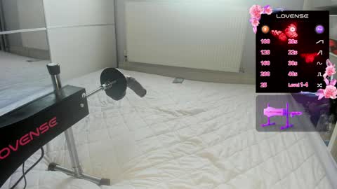 Fatale Femboy online show from 16, 4, 2026