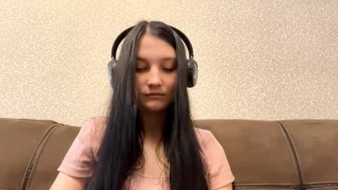 Aurora 18yo online show from 15, 1, 2026