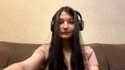 Aurora 18yo online show from 18, 1, 2026