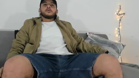 Snapshot of favid95 chatting on 13, 1, 2025 favid95 online show from 13, 1, 2025