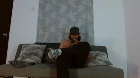 Snapshot of favid95 chatting on 6, 10, 2025 favid95 online show from 6, 10, 2025