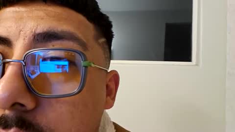 Snapshot of feelsbomber chatting on 10, 11, 2025 feelsbomber online show from 10, 11, 2025