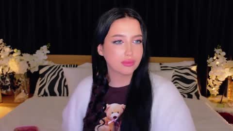 Felicia Herceg online show from 28, 11, 2025