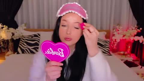 Felicia Herceg online show from 28, 11, 2025