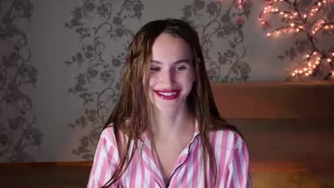 Snapshot of felicia_lav chatting on 28, 6, 2026 Frida online show from 28, 6, 2026