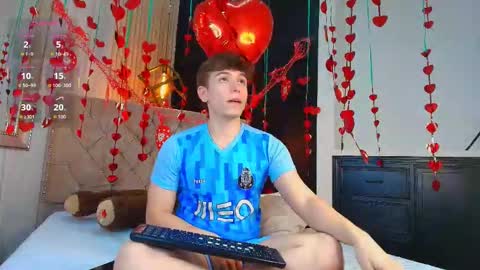 Snapshot of femboy_max chatting on 22, 9, 2025 Femboy Max online show from 22, 9, 2025