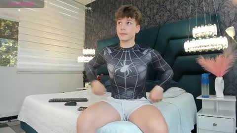 Snapshot of femboy_max chatting on 26, 5, 2026 Femboy Max online show from 26, 5, 2026