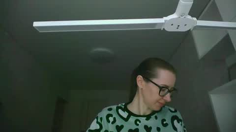 Snapshot of feraliss chatting on 19, 5, 2026 feraliss online show from 19, 5, 2026