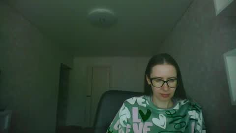 Snapshot of feraliss chatting on 29, 5, 2026 feraliss online show from 29, 5, 2026