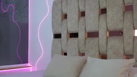 fernanda_thail_ online show from 11, 4, 2026