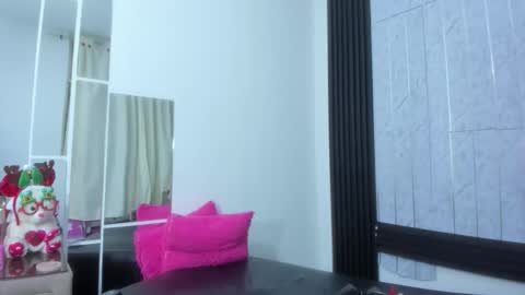 Fernandaclar online show from 20, 12, 2025