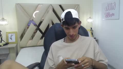 FER PHOENIX online show from 6, 3, 2025