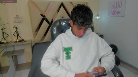 FER PHOENIX online show from 21, 10, 2025