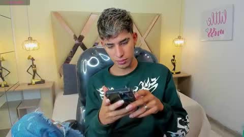 FER PHOENIX online show from 23, 11, 2025