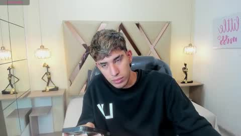 FER PHOENIX online show from 25, 11, 2025