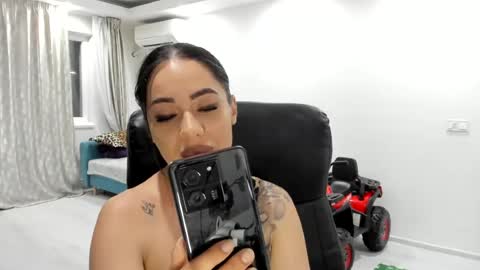 Snapshot of fetishcatalea chatting on 18, 6, 2026 Catalea DM online show from 18, 6, 2026