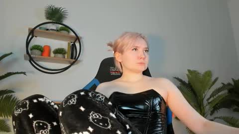 Rey online show from 8, 3, 2025