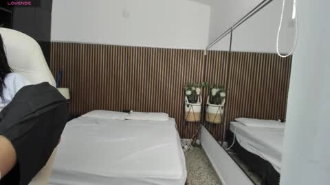 Freyja  online show from 30, 10, 2025