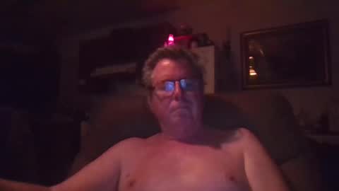 Snapshot of finderfiner chatting on 8, 4, 2026 finderfiner online show from 8, 4, 2026