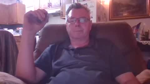 Snapshot of finderfiner chatting on 15, 4, 2026 finderfiner online show from 15, 4, 2026
