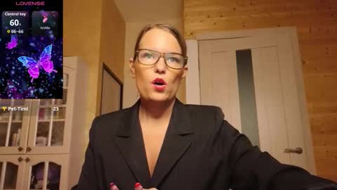 Snapshot of findom_lady_shine chatting on 5, 10, 2025 Lady online show from 5, 10, 2025