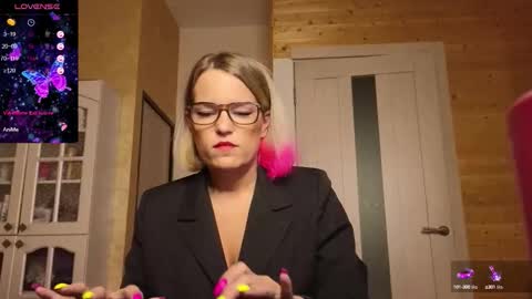 Lady online show from 17, 10, 2025