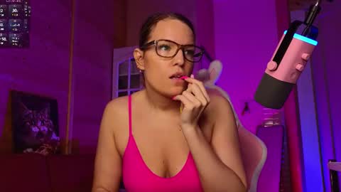 Snapshot of findom_lady_shine chatting on 8, 7, 2026 Lady online show from 8, 7, 2026