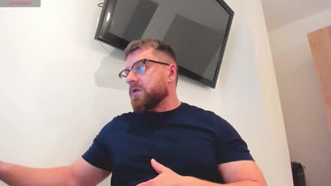 FindomGuyXXX online show from 25, 2, 2026