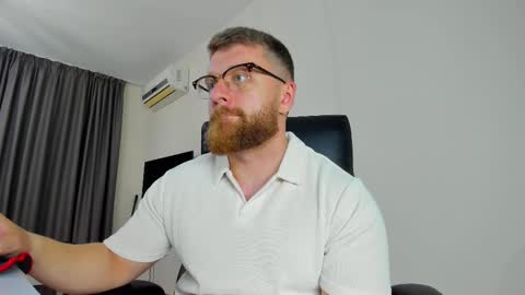 FindomGuyXXX online show from 3, 4, 2026