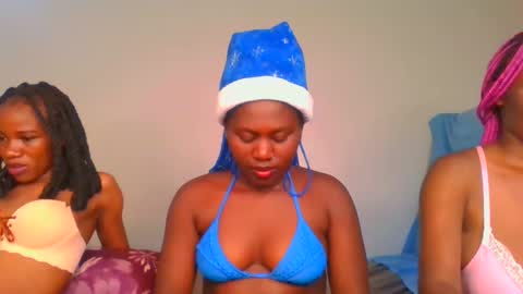 Snapshot of fine_melanie chatting on 14, 12, 2024 melanie online show from 14, 12, 2024