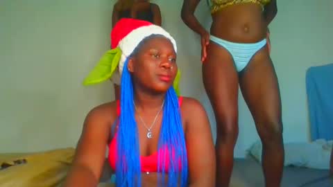 Snapshot of fine_melanie chatting on 18, 12, 2024 melanie online show from 18, 12, 2024