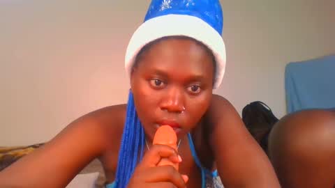 Snapshot of fine_melanie chatting on 18, 12, 2024 melanie online show from 18, 12, 2024