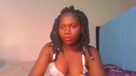 Snapshot of fine_melanie chatting on 5, 1, 2025 melanie online show from 5, 1, 2025
