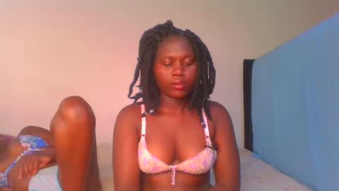 Snapshot of fine_melanie chatting on 6, 1, 2025 melanie online show from 6, 1, 2025