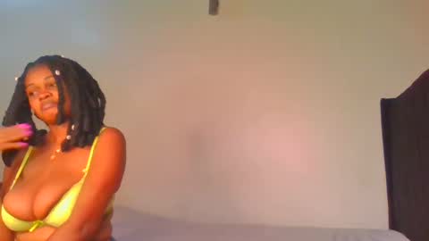 Snapshot of fine_melanie chatting on 15, 1, 2025 melanie online show from 15, 1, 2025
