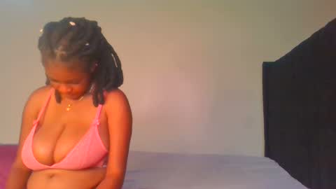 Snapshot of fine_melanie chatting on 18, 1, 2025 melanie online show from 18, 1, 2025