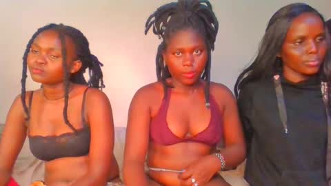 Snapshot of fine_melanie chatting on 29, 1, 2025 melanie online show from 29, 1, 2025