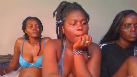 Snapshot of fine_melanie chatting on 30, 1, 2025 melanie online show from 30, 1, 2025