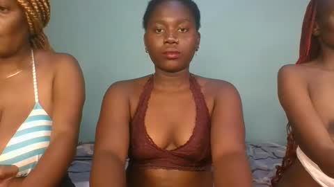 Snapshot of fine_melanie chatting on 18, 2, 2025 melanie online show from 18, 2, 2025