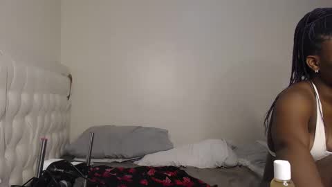 Snapshot of fine_melanie chatting on 20, 9, 2025 melanie online show from 20, 9, 2025